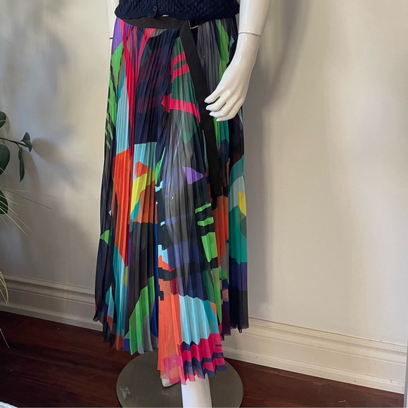SACAI All-Over Print Pleated Skirt - Picture 12 of 14